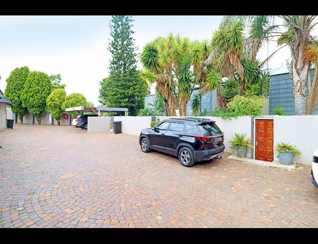 2 BEDROOM TOWNHOUSE FOR SALE IN BRUMA